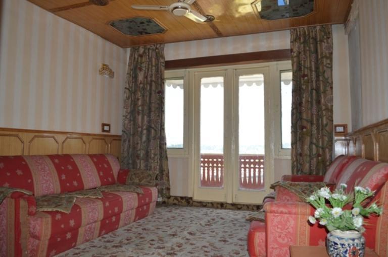 Shah Abbas Hotel At Dal Lake Srīnagar Екстериор снимка